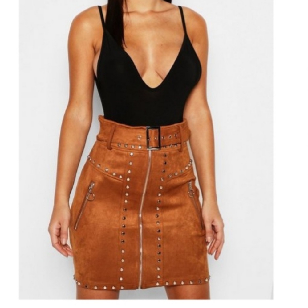 🆕️Boohoo Suedette studded mini skirt Size L